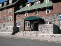 We drove over to the "new" Crater Lake Lodge for 
a beer on the veranda.