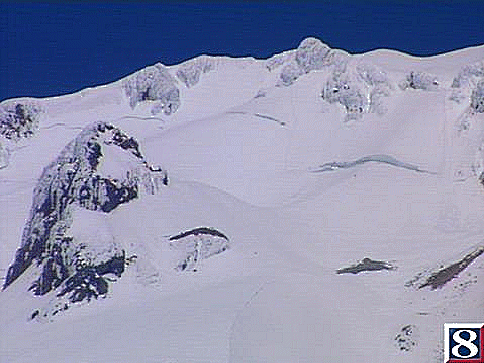 Fracture line of the fatal avalanche on Mt Hood - KGW TV